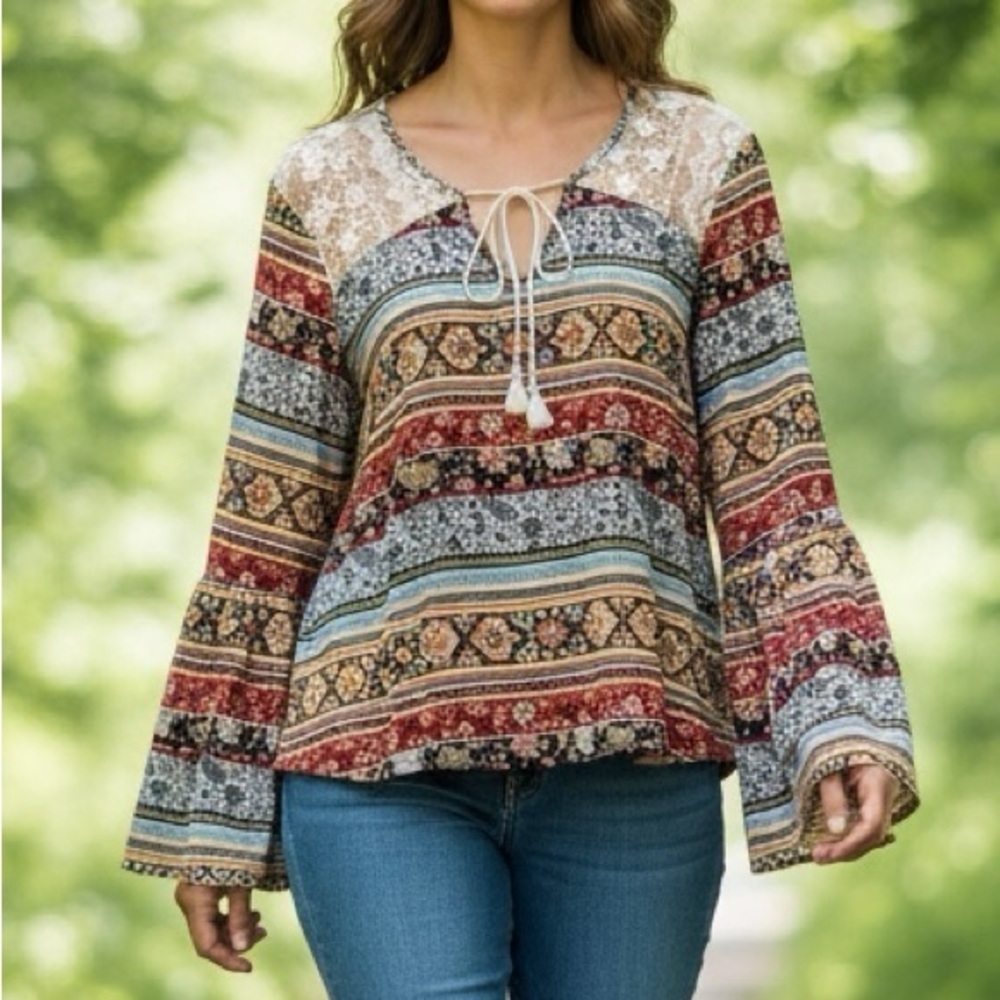 Olsenboye - Sz XL - wide sleeved slit shirt - see thru lace shoulders